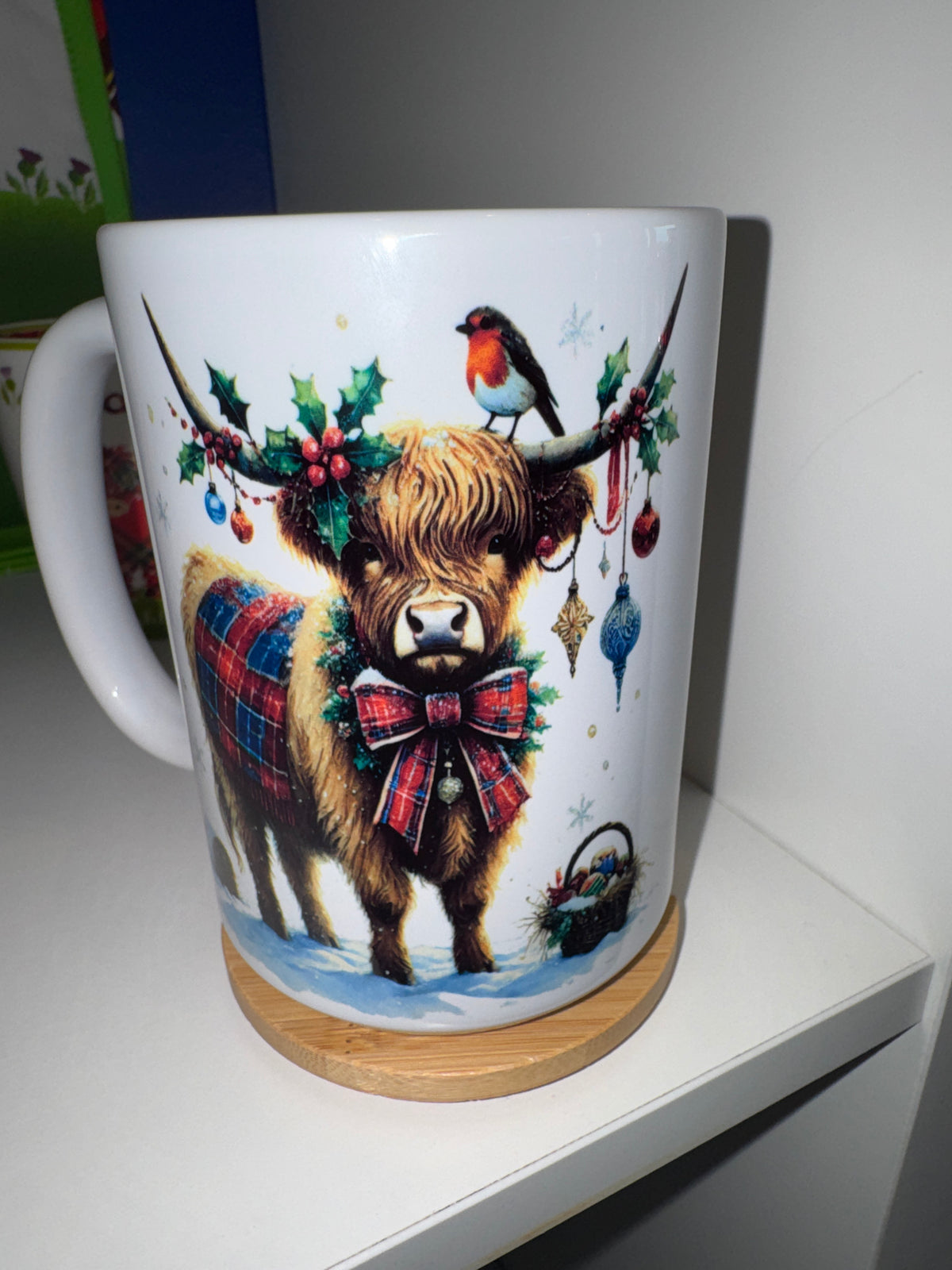 Mug 15oz. Christmas Highland Cow and Robin Includes Lid/Coaster.