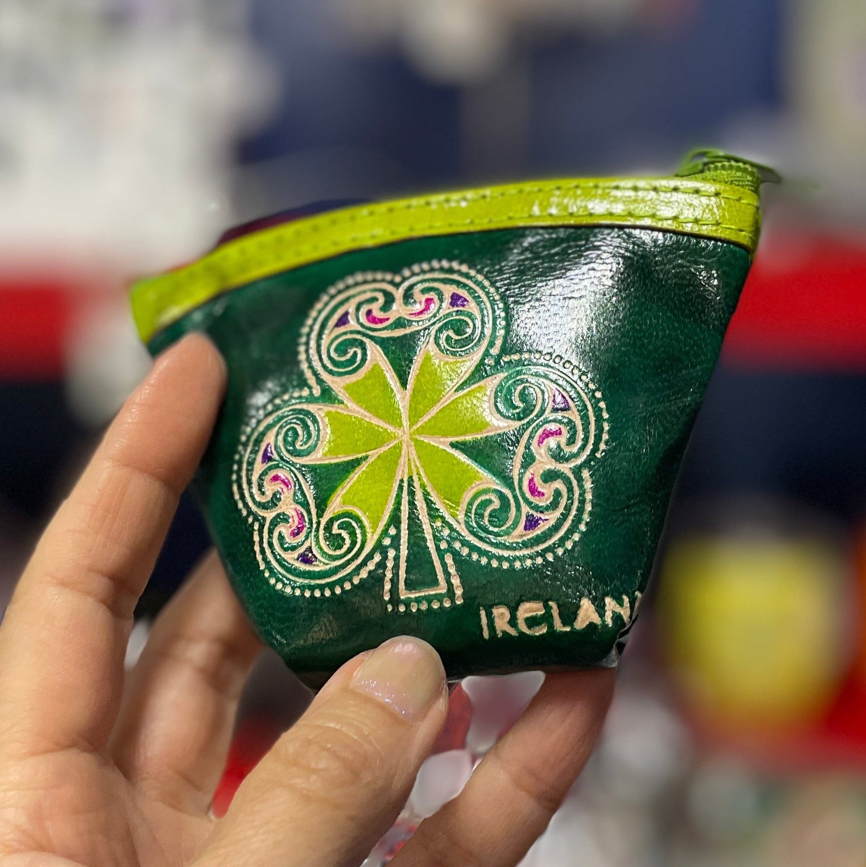 Coin Purse - Leather Shamrock Size 4.3"