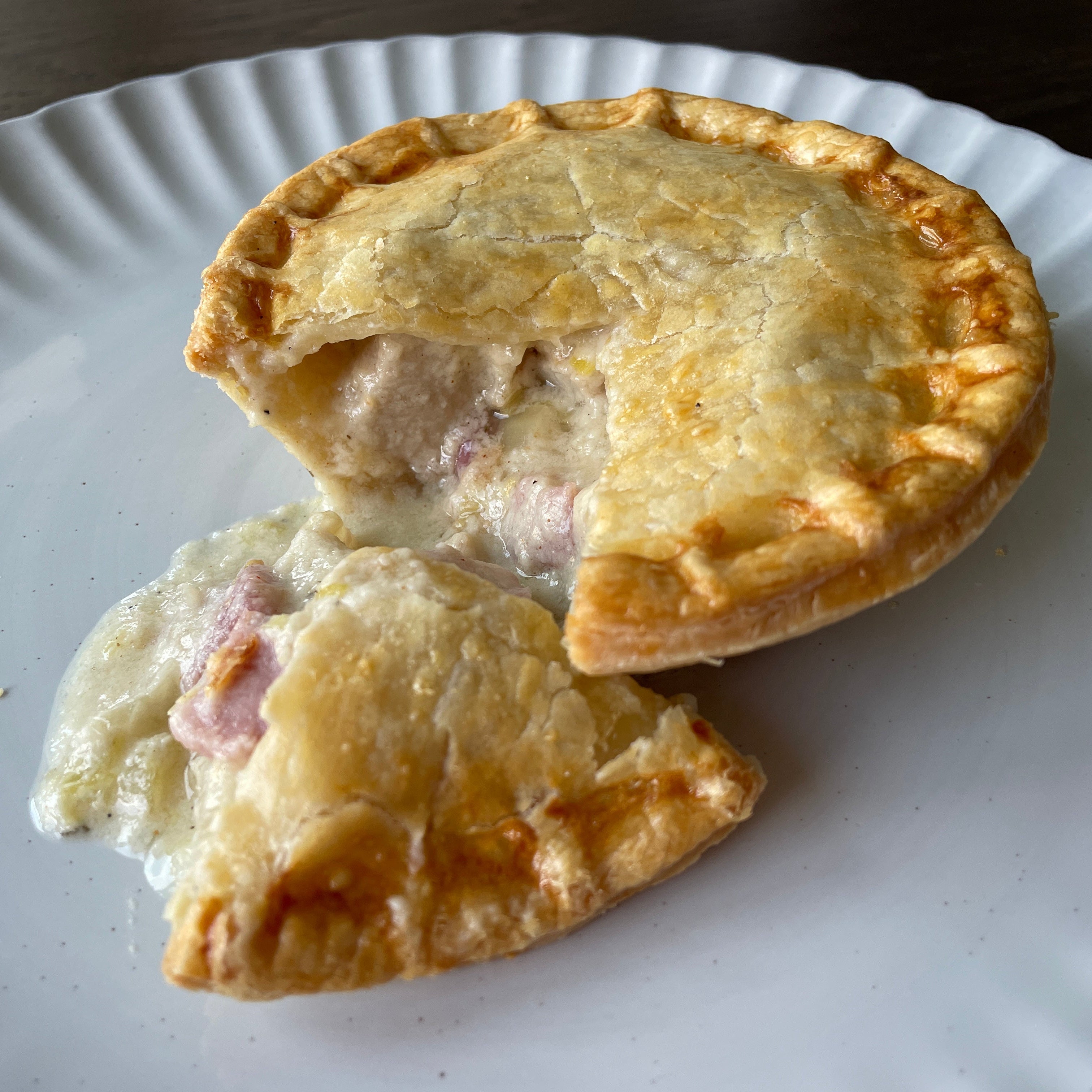 Turkey and Ham Pie 8oz (1/2lb Ship Weight)