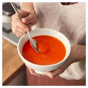 Heinz Cream of Tomato Soup is an irresistible blend of sweet and tangy tomatoes and cream. Easy to prepare, it's packed with real pieces of tomato for a rich and velvety texture. Enjoy the authentic taste of Heinz in only 4 minutes.