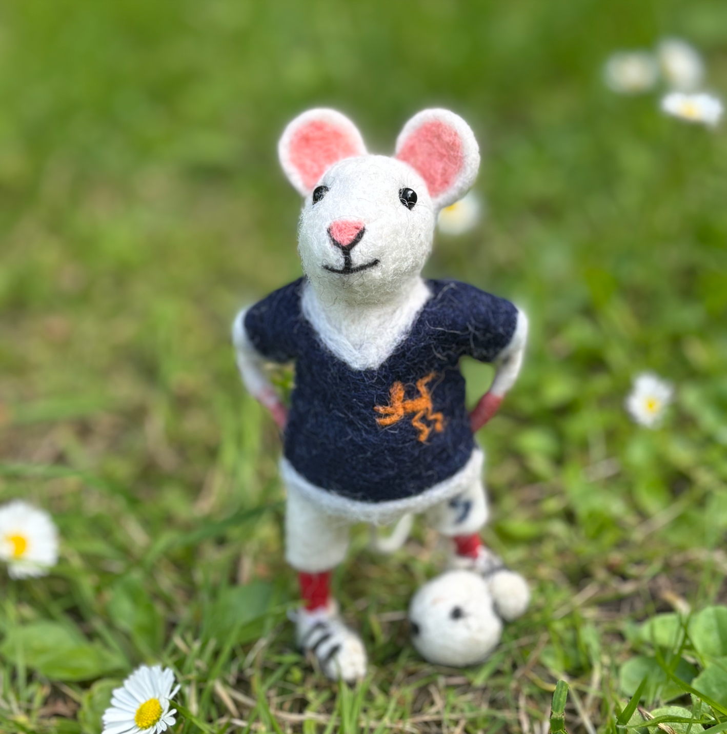 Felt Mouse - Scotland Footballer 5" x 2.5"