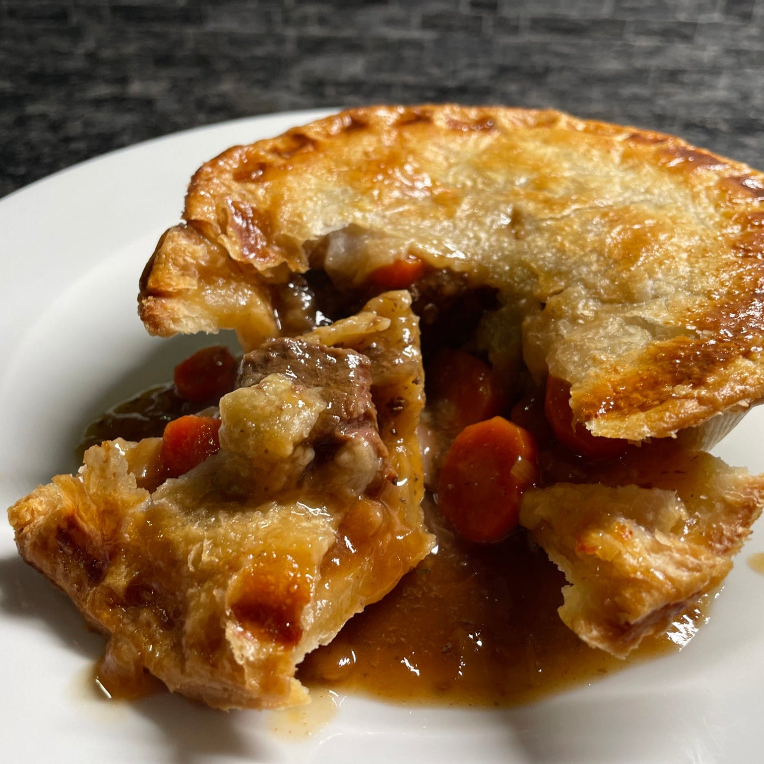 Steak & Kidney Pie 8oz (1/2lb Ship Weight)