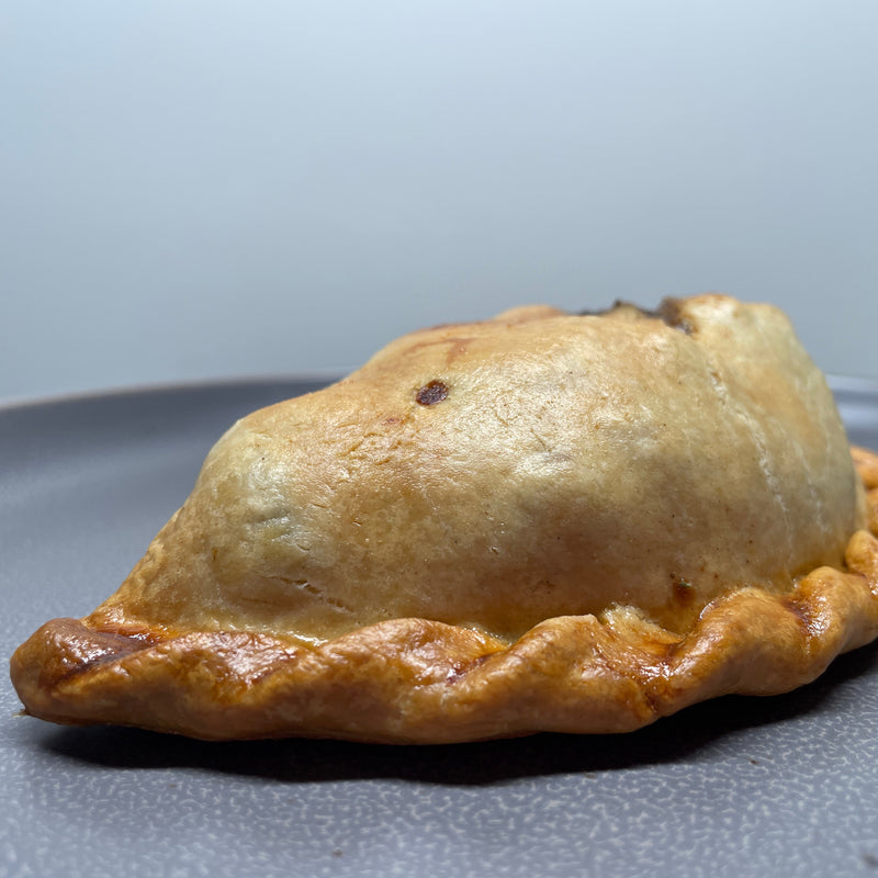 Steak & Guinness Pasty 10oz (1/2lb Ship Weight)
