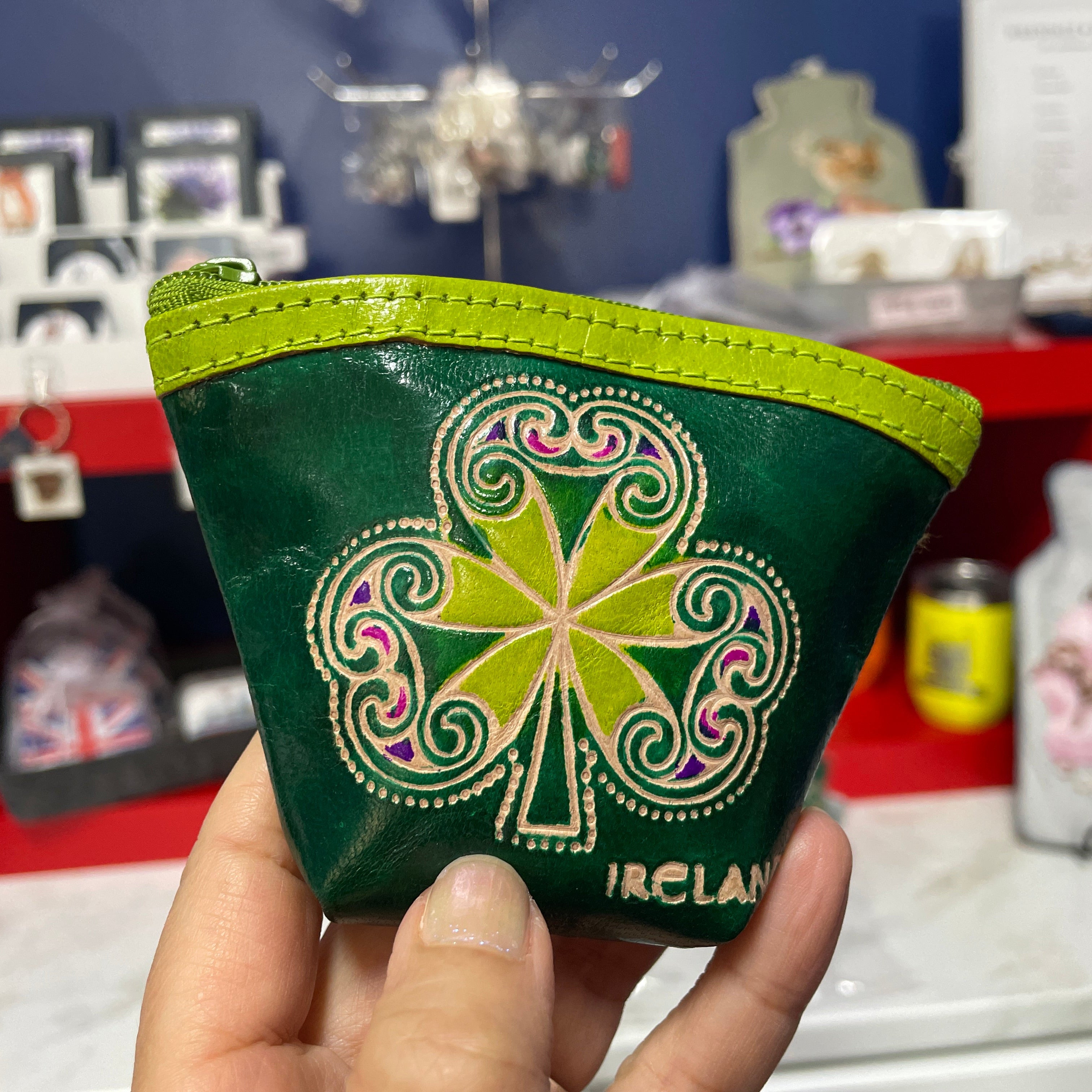 Coin Purse - Leather Shamrock Size 4.3"