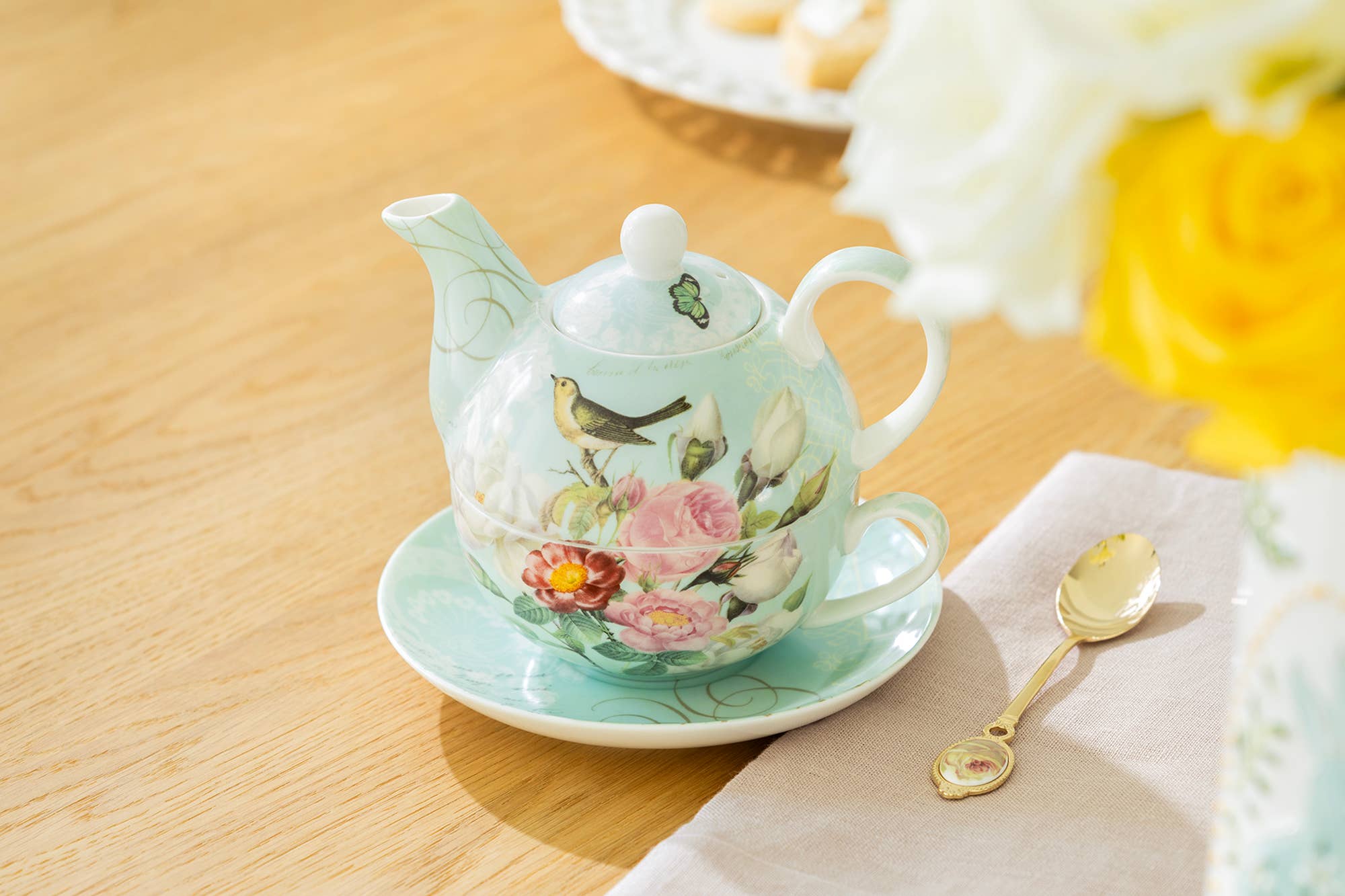 Tea For One Set - Robin's Rose Garden Fine Porcelain